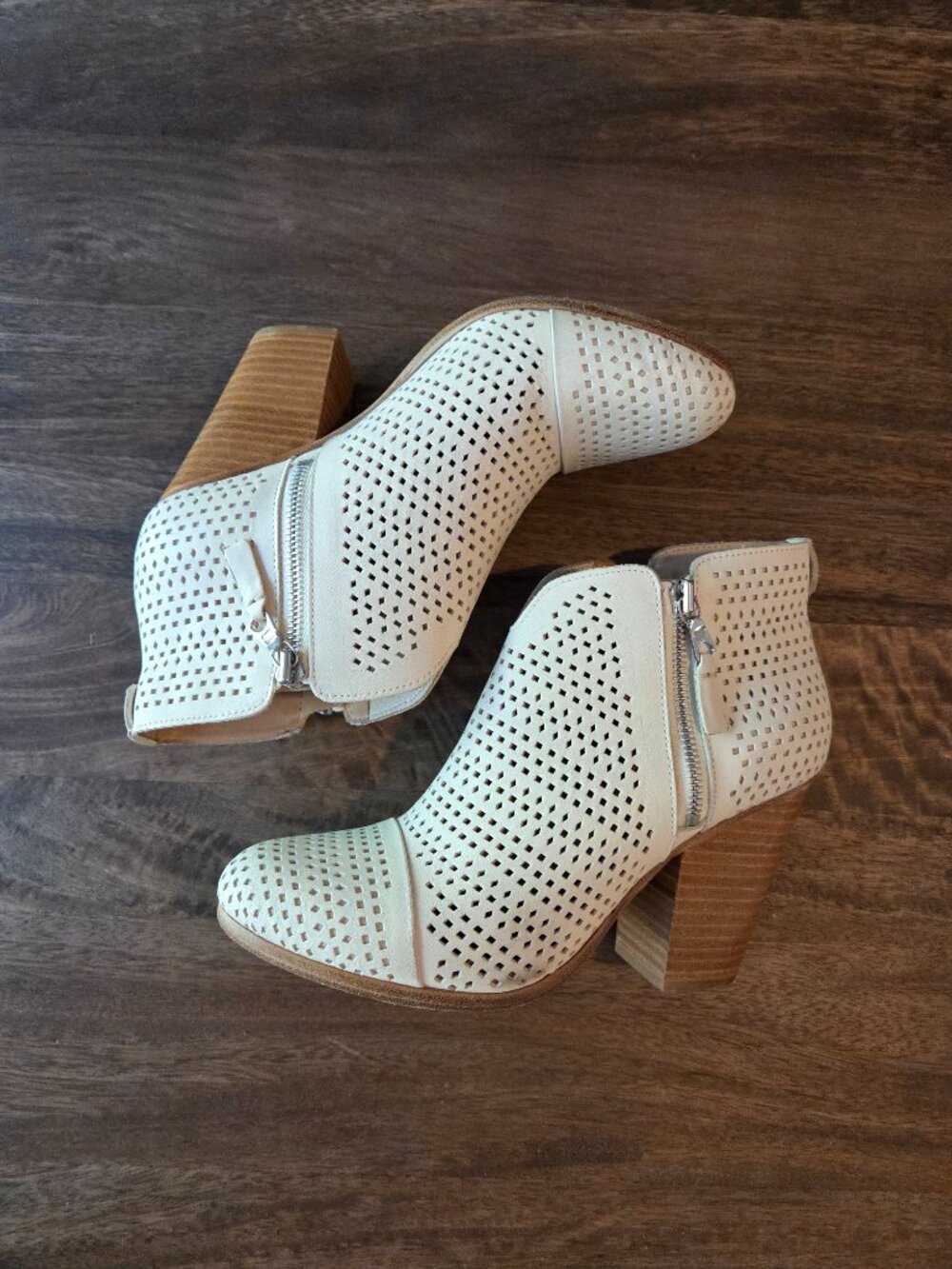 rag & bone // Margot Perforated Leather Ankle Booties in White US 8.5